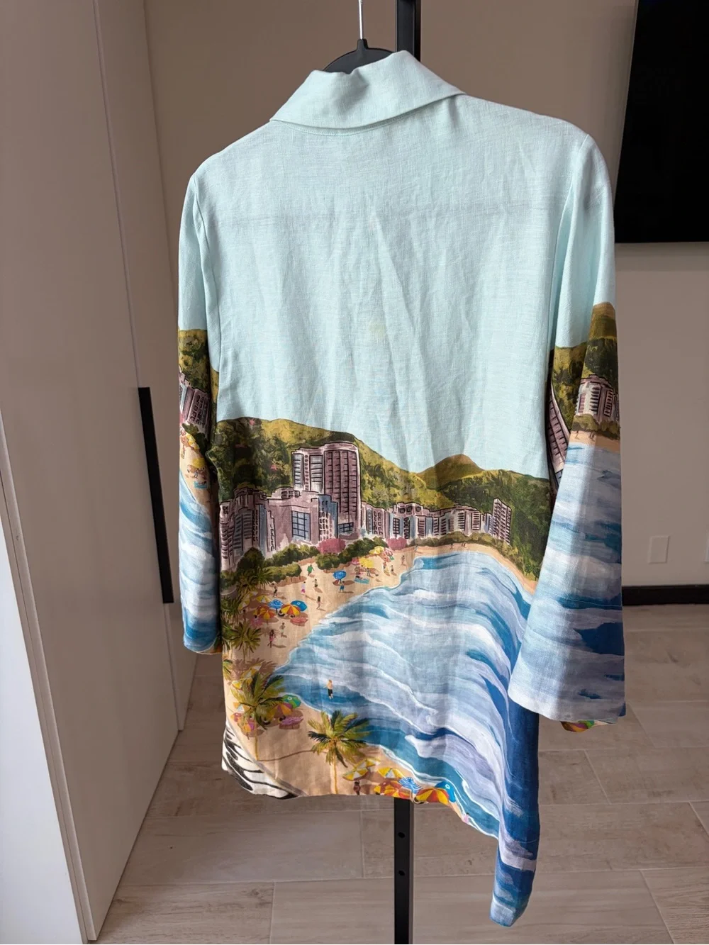 Farm Rio: COPACABANA BEACH
MULTICOLOR LONG SLEEVE KIMONO - Picture 9 of 14